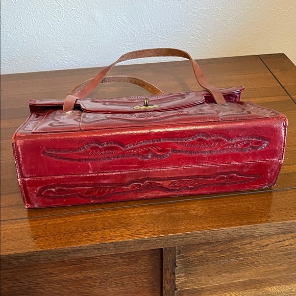 Vintage Red Leather Embossed Handbag - Picture 5 of 5